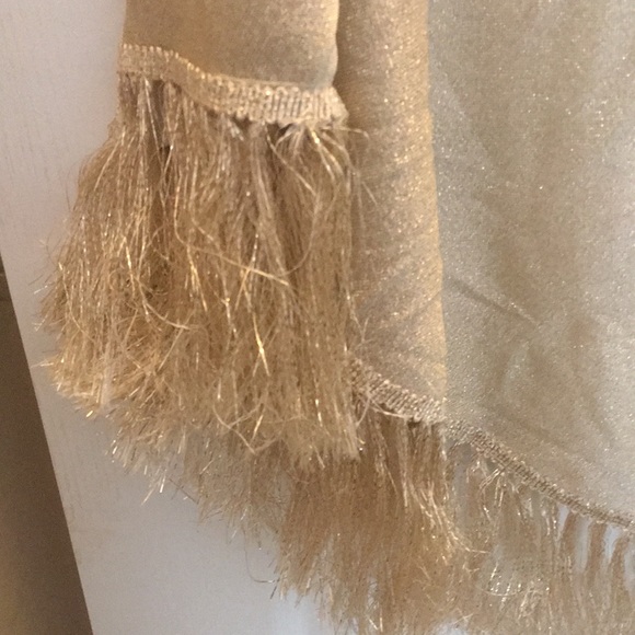Gold fringe scarf / shawl - Picture 2 of 4